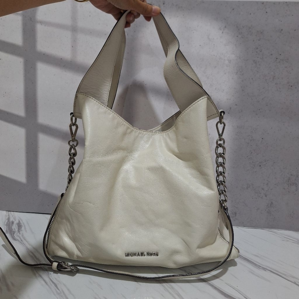 Tas Preloved Sling Hobo MK Broken White