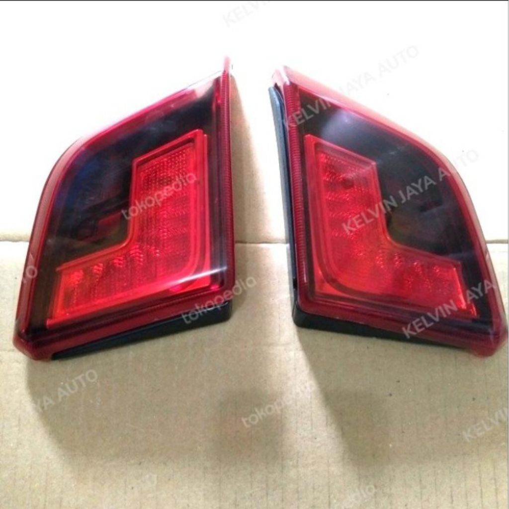 LAMPU REFLEKTOR BAGASI AGYA AYLA WARNA MIKA MERAH