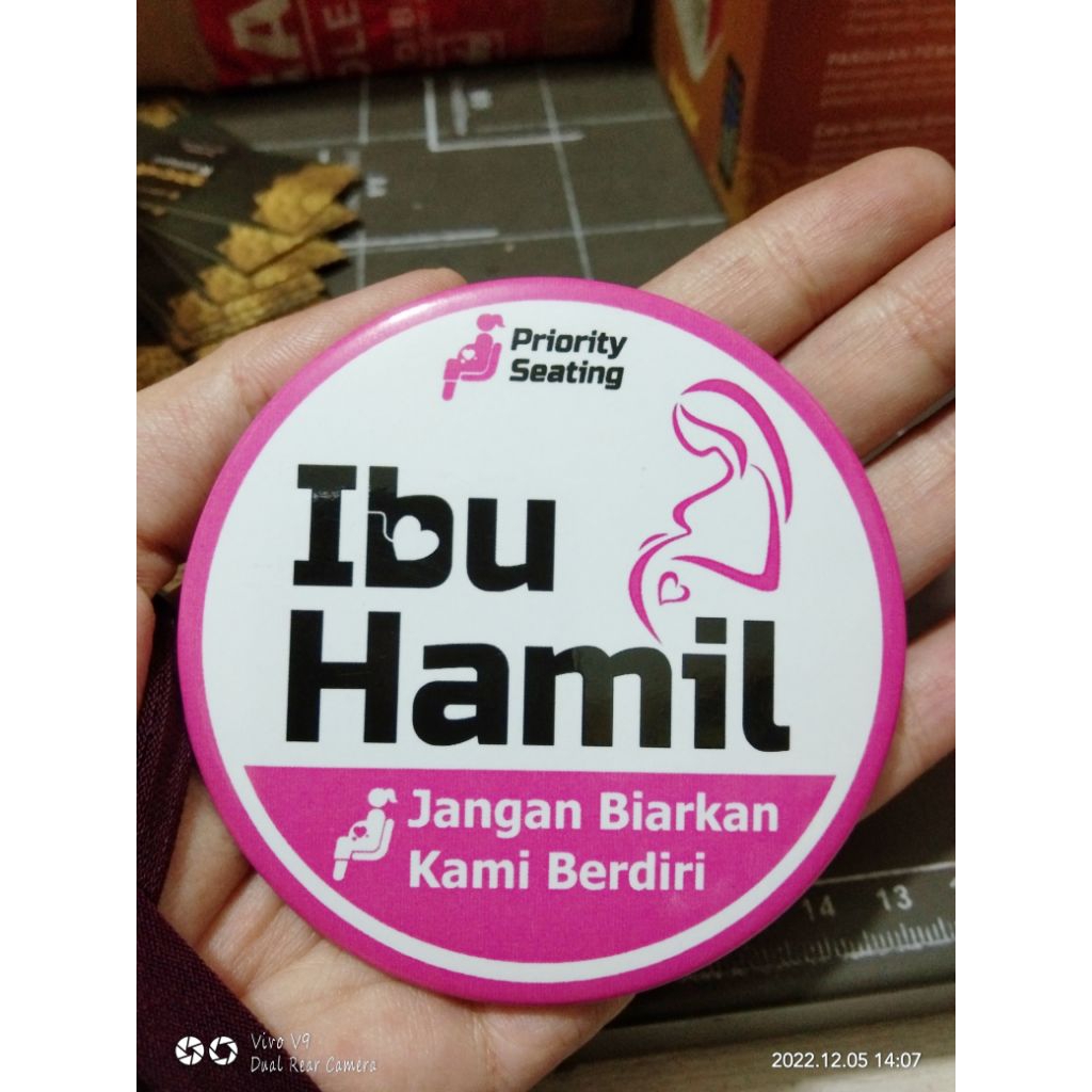 Pin Prioritas Ibu Hamil Untuk di Kendaraan & Tempat Umum