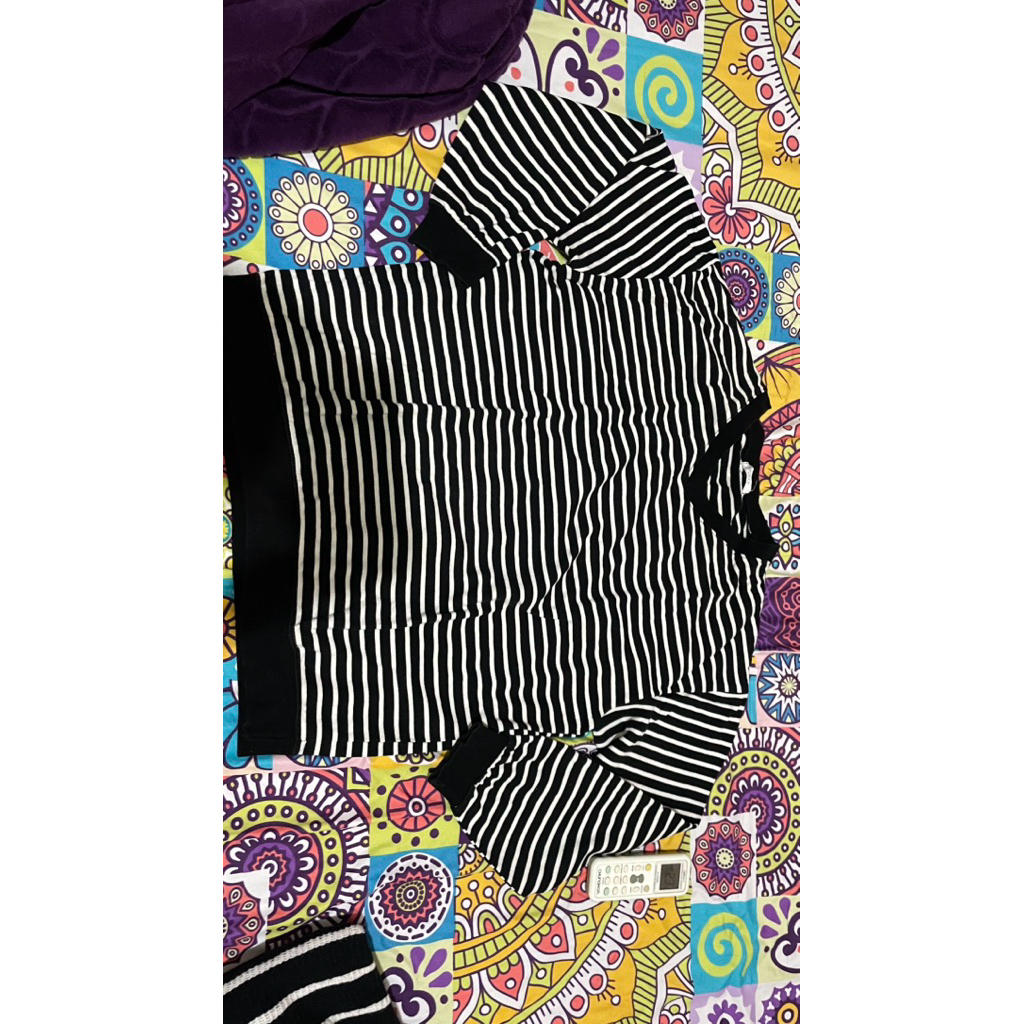 [preloved] crewneck dan rajut salur oversize