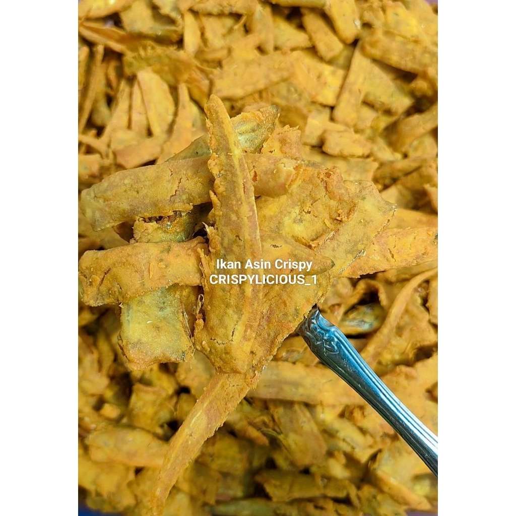 

Layur Ikan Asin Crispy, asin gurih renyah, dengan irisan daun jeruk, 130 gram.