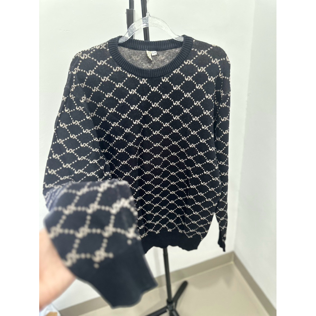 preloved Sweater Monogram Vanilla Hijab in Black