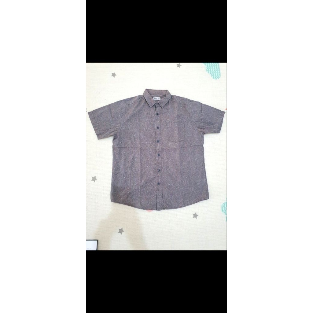 kemeja pria warna abu merk Cole