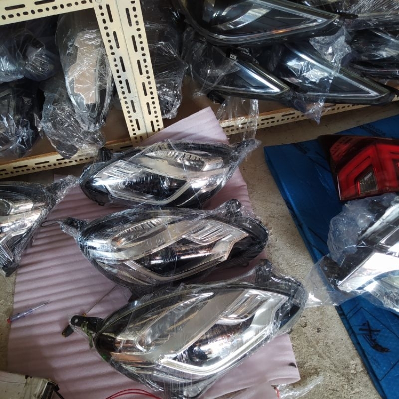 Headlamp lampu depan Honda Mobilio RS 2015 2016 2017 ORIGINAL