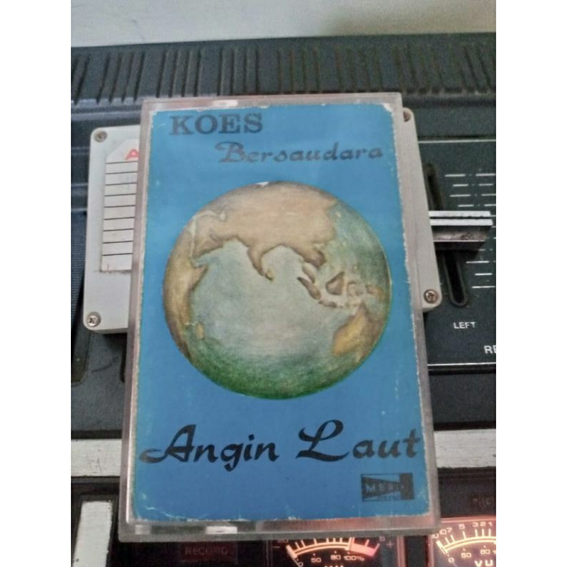 Kaset pita Koes bersaudara angin Laut