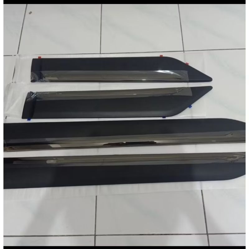 Lis List Side Body moulding pintu innova reborn venturer facelift original