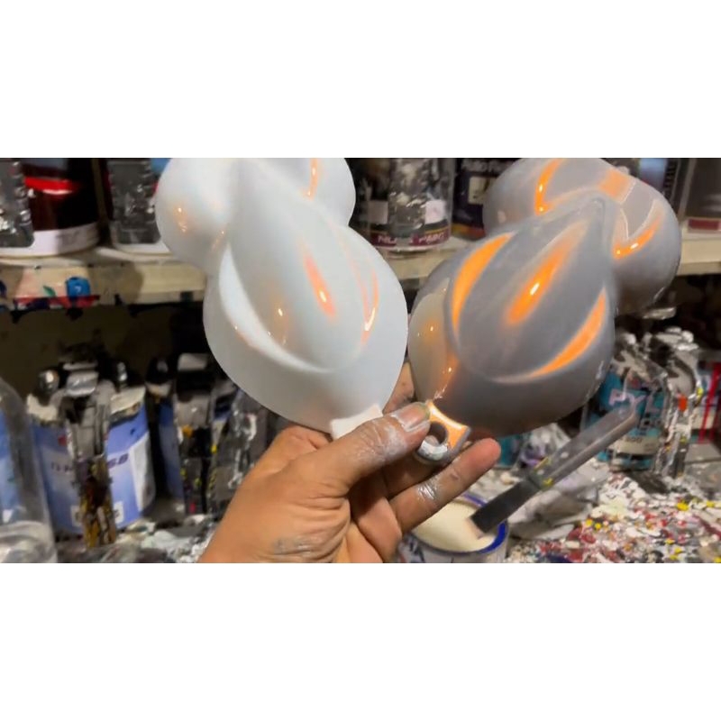 CAT MOTOR/MOBIL WARNA PUTIH XIRALIC ORANGE.      CAT GREY XIRALIC ORANGE