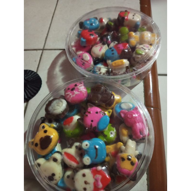 

Coklat Karacter Bentuk Kartun Hewan Lucu Kemasan 250gram dan 100gram