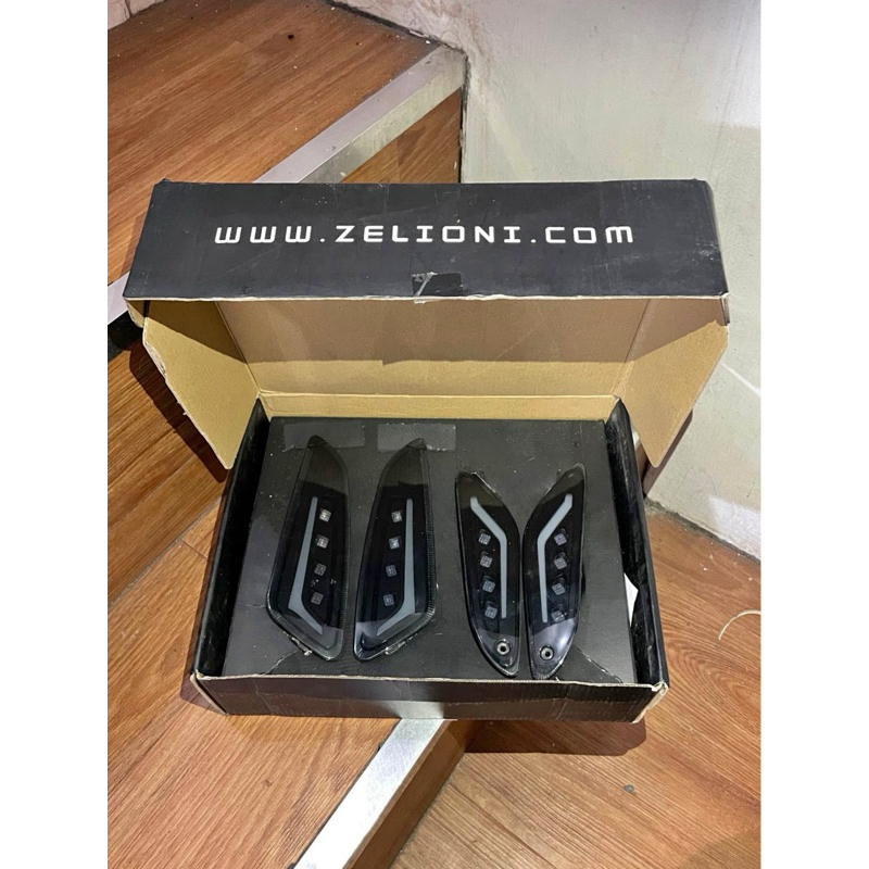 Sein Zelioni 10th Anniversary Vespa Sprint/Primavera