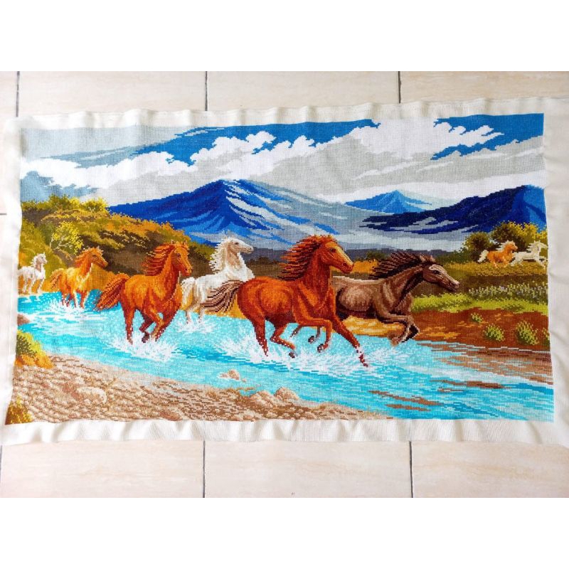 Kristik Jadi / Kruissteek / 8 Kuda Dengan Pemandangan Alam