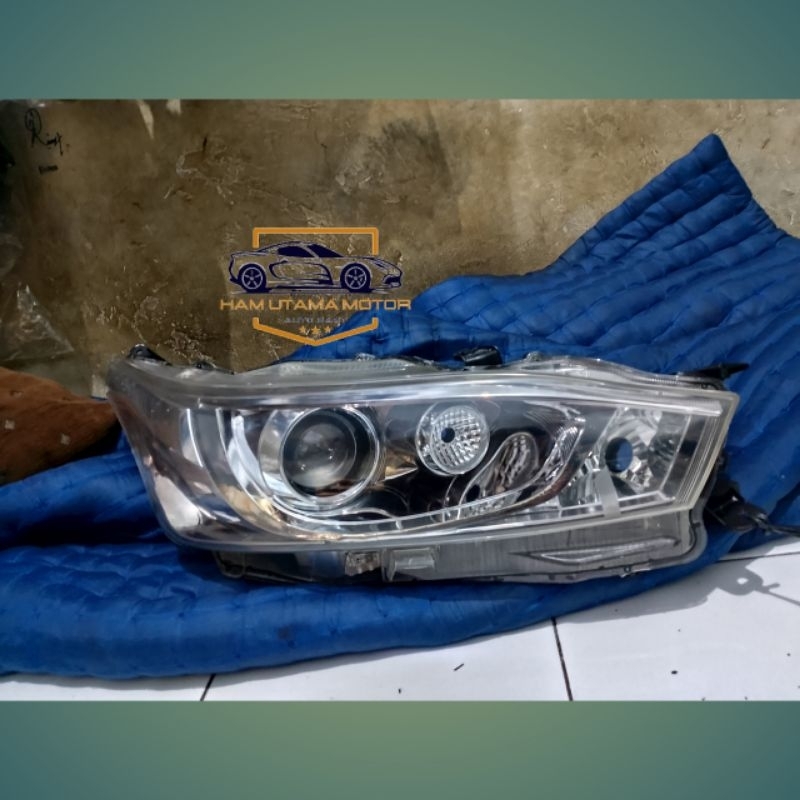 Headlamp Yaris lele original