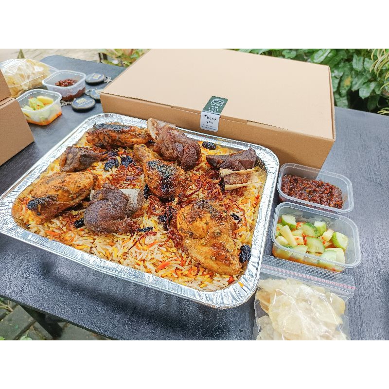 

Nasi Mandhi Campur. 4 Ayam, 4 Kambing.
