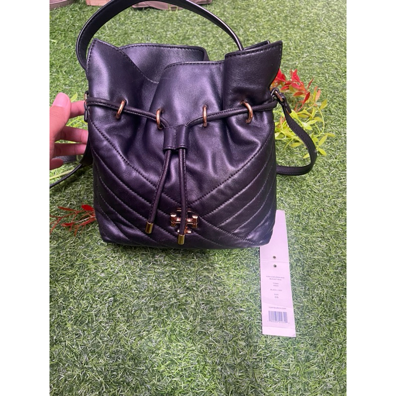 TB kira Bucket bag