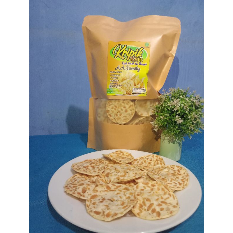 

KRIPIK TEMPE AA FAMILY 250 GRAM, HALAL, ENAK, GURIH, RENYAH, MURAH