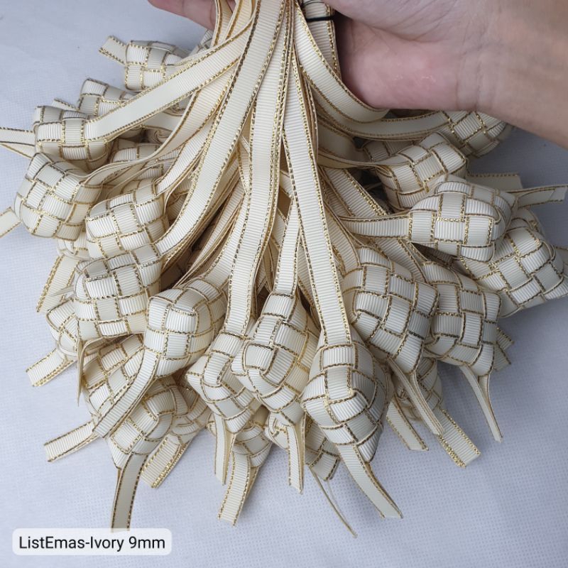 

1 pc - Ketupat Pita Bahan Grosgrain | Aplikasi Ketupat Lebaran Bahan Pita