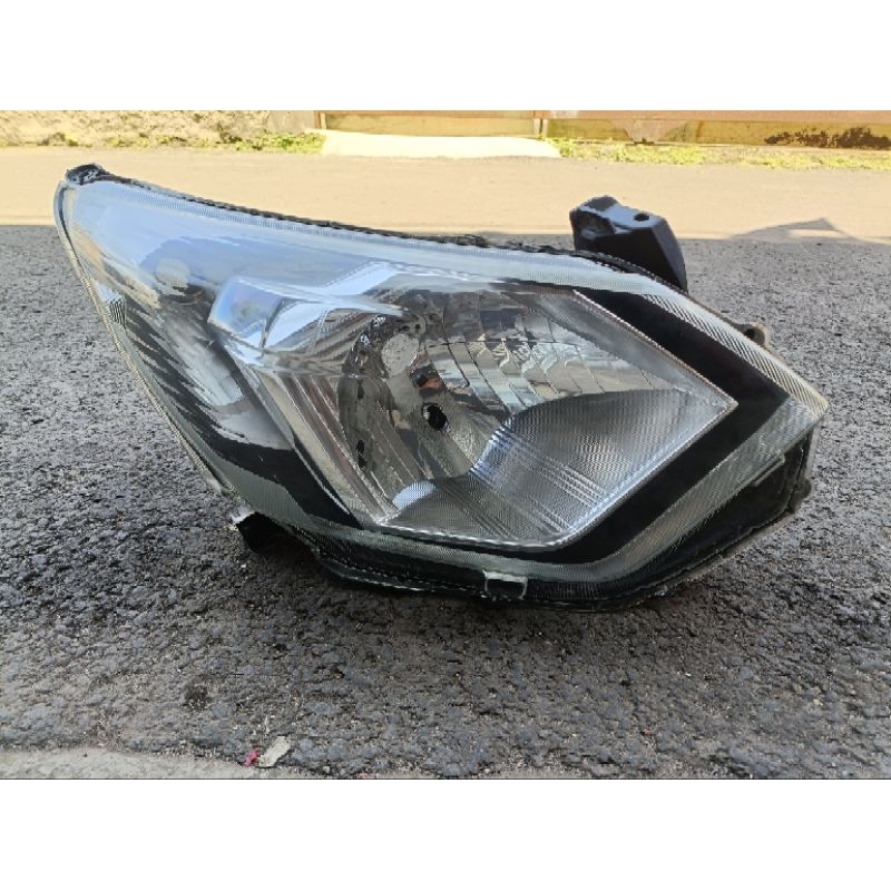 lampu depan calya,Sigra original koito