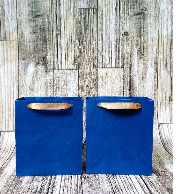 

Ready Paperbag cantik kecil polos navy P13 x L6 x T15 tali pita