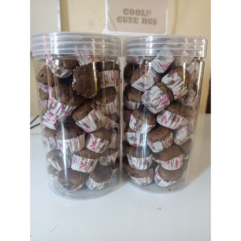 

brownies kering toplesan