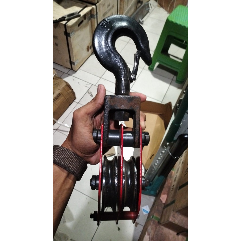DOUBLE WHEEL PULLEY BLOCK / KATROL KAPAL BARANG DEREK 1 TON