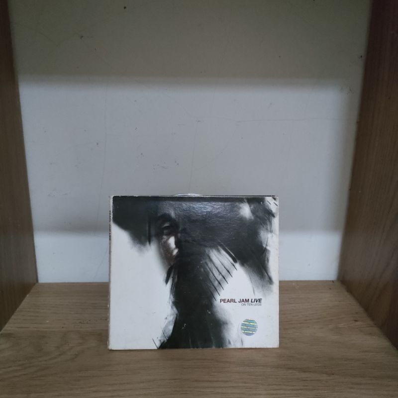 Kaset Cd PEARL JAM - LIVE ON TEN LEGS