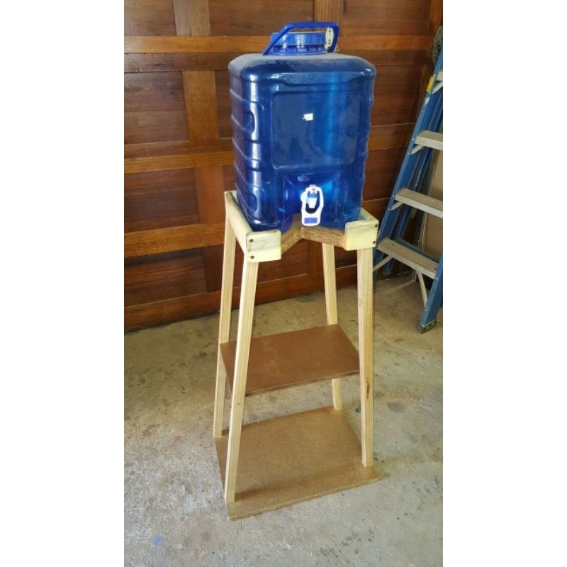 Rak Galon Susun Minimalis Kayu