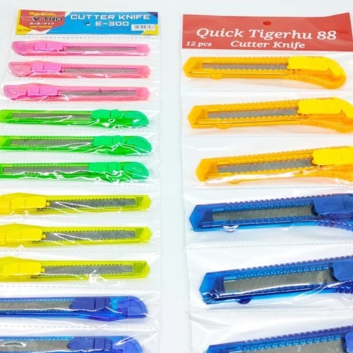 

[SATUAN] Pisau Cutter Plastik Bening Kecil / Pisau Cutter Plastik Bening Besar