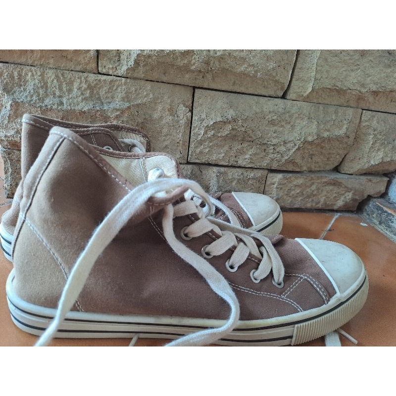 Sepatu Rubi