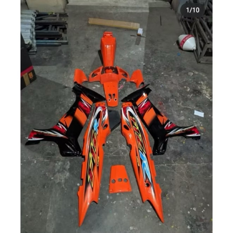 TERLARISSCOVER BODY FULLSET BODI HALUS FULL SET YAMAHA FIZR FIZ R  + STIKER STRIPING WARNA OREN HITA