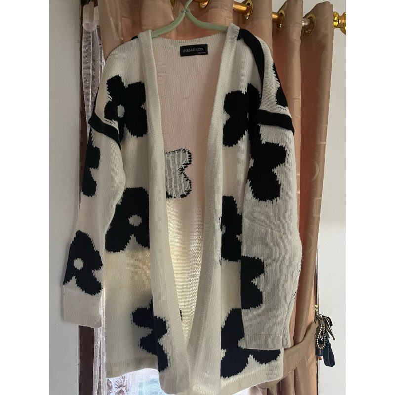 Cardigan motif bunga