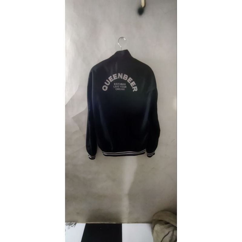 jacket queen beer