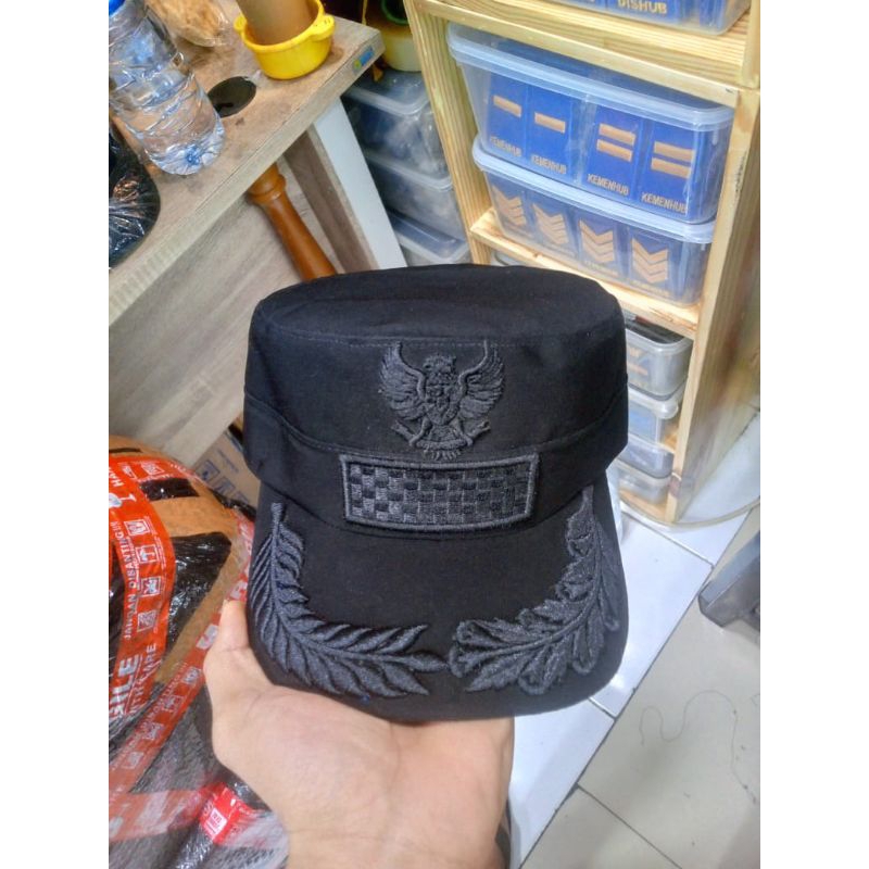 Topi Komando Garuda Hitam