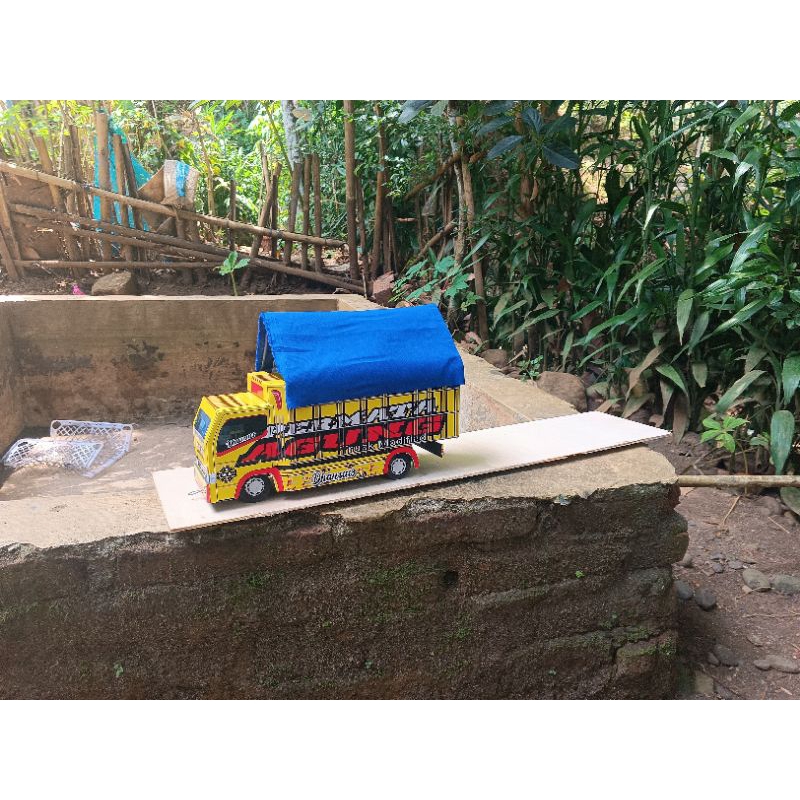 miniatur truck terpal kain,belok dan oleng,full lampu