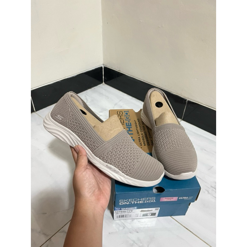 Sepatu Skechers women slip on coklat ukuran 39 sale 70% (137026/TPE)