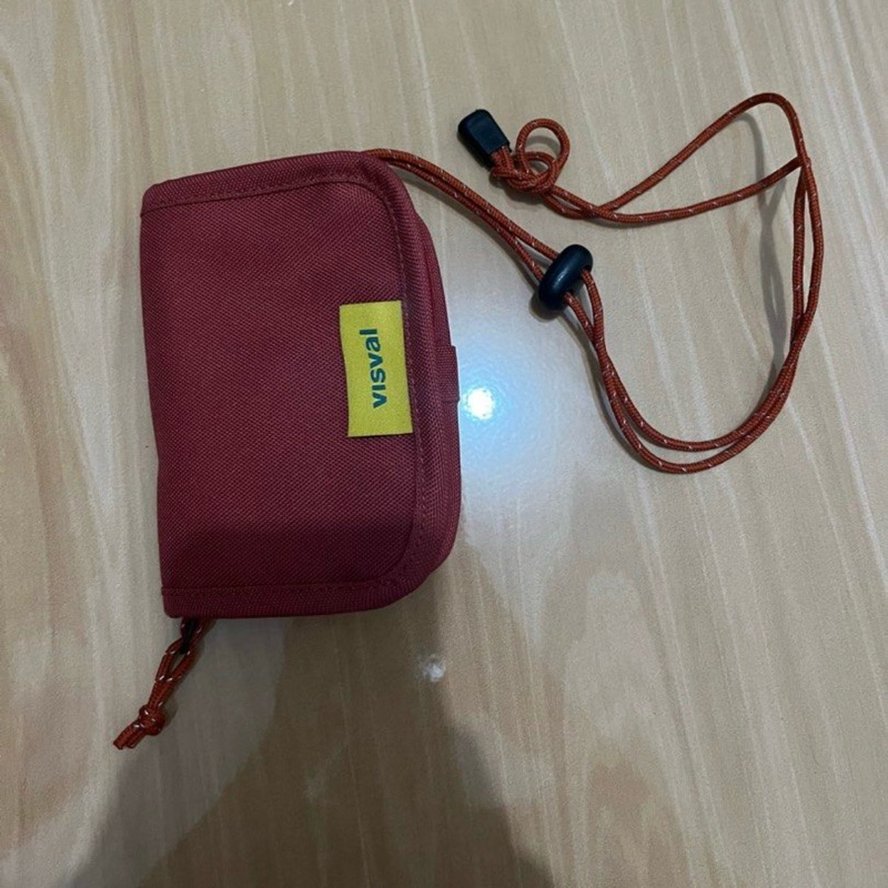 

Preloved Second Dompet Lanyard Visval Maroon