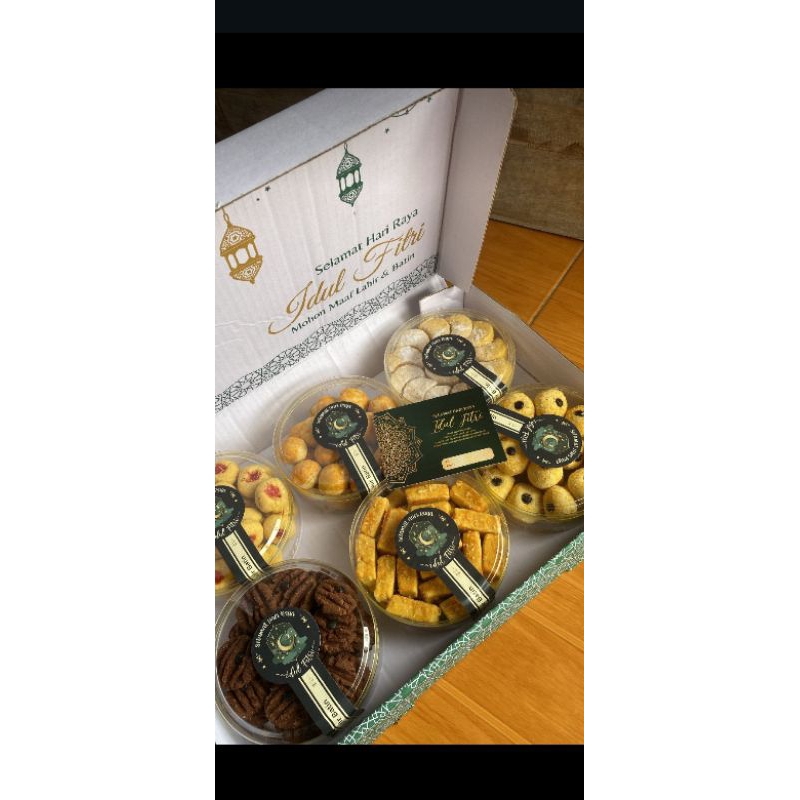 

kue kering lebaran kemasan toples isi 250gram/free box dan kartu ucapan