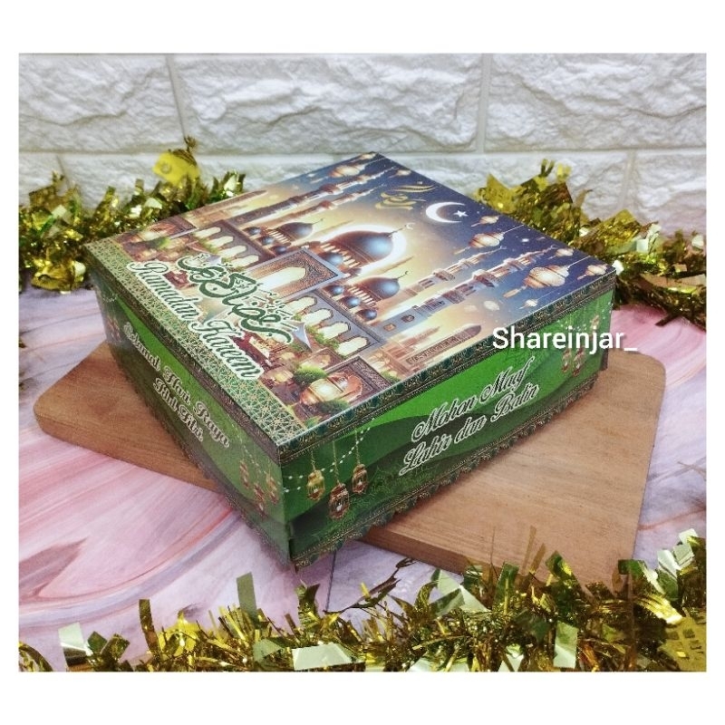 

Box Lebaran 20x20x8cm-Kotak Kado-Dus Hampers Idul Fitri