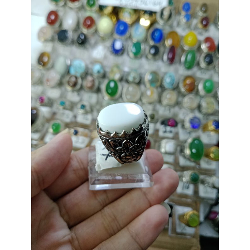 cincin batu yaman abyad