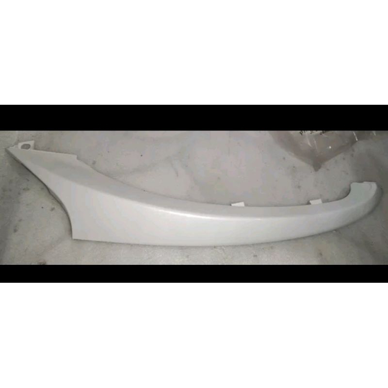 1yd f837d 00 p1 original YGP Yamaha genuine part NOS sambungan bok cover body belakang bawah kanan F