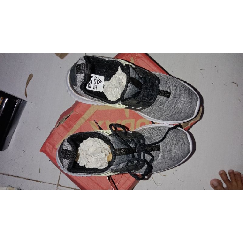 Sepatu pria merk Audax