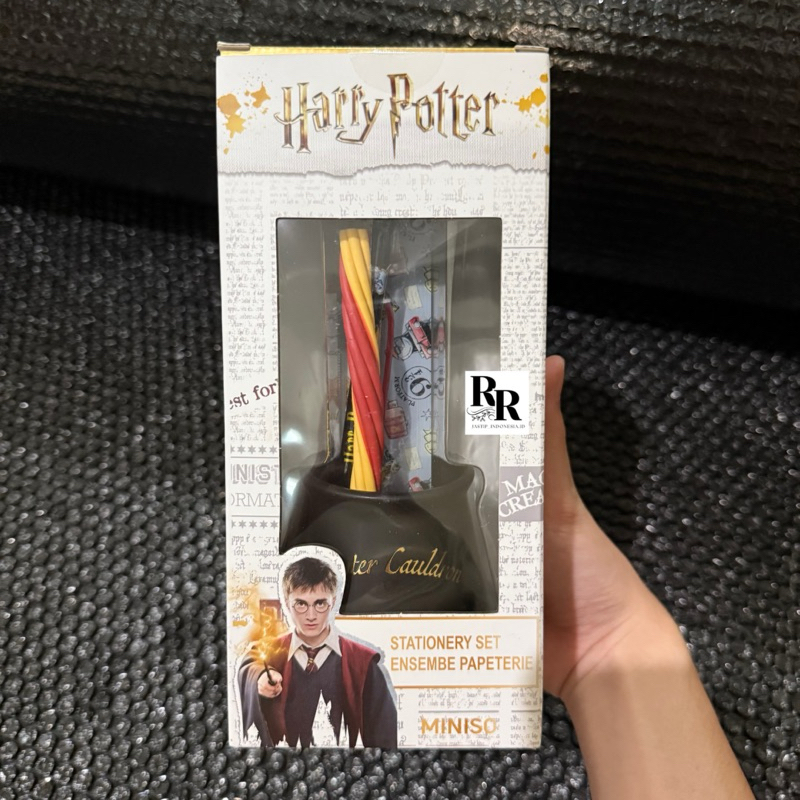 

Miniso x Harry Potter - Harry Potter Pewter Cauldron Stationery Set