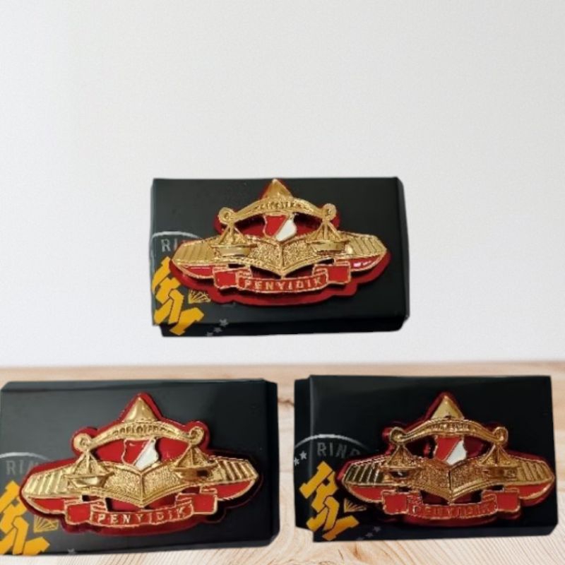 pin lencana penyidik