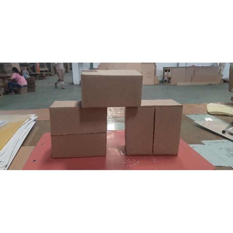 

kotak karton uk 105 x105x55 mm, bisa riques ukuran dan gambar sablonan