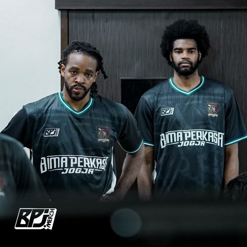 JERSEY PEMANASAN HITAM DAN PUTIH_BPJ MERCH SHOOTING SHIRT BPJ 2025 BLACK AND WHITE_ SHOOTING SHIRT_B