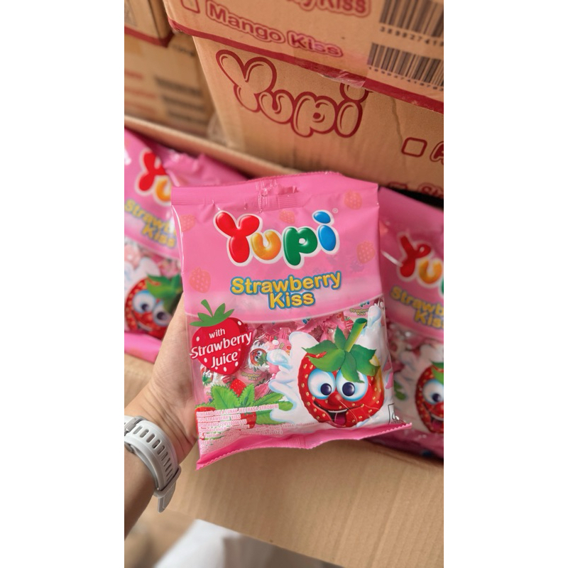 

yupi strawberry kiss