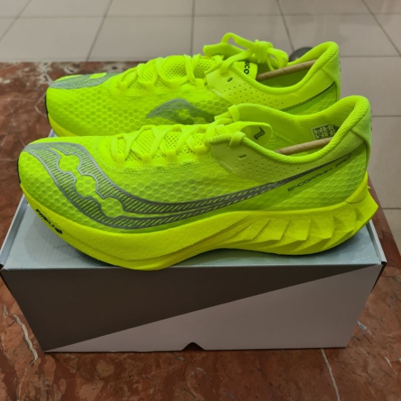 Saucony Endorphin Pro 4 Neon