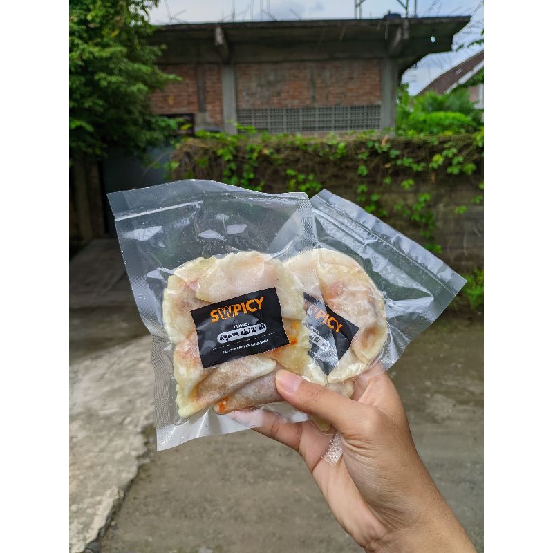 

Cireng ayam suwir pedas isi 6