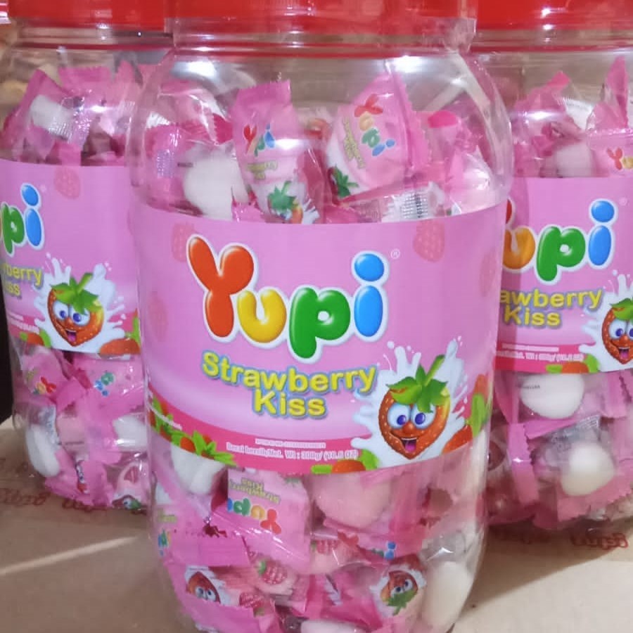 

Yupi Strawberry Kiss