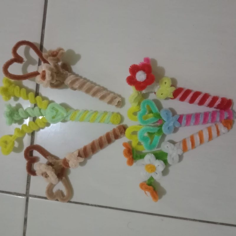 

Angpau lebaran/tempat uangTHR lebaran dari kawat bulu/ angpao lebaran