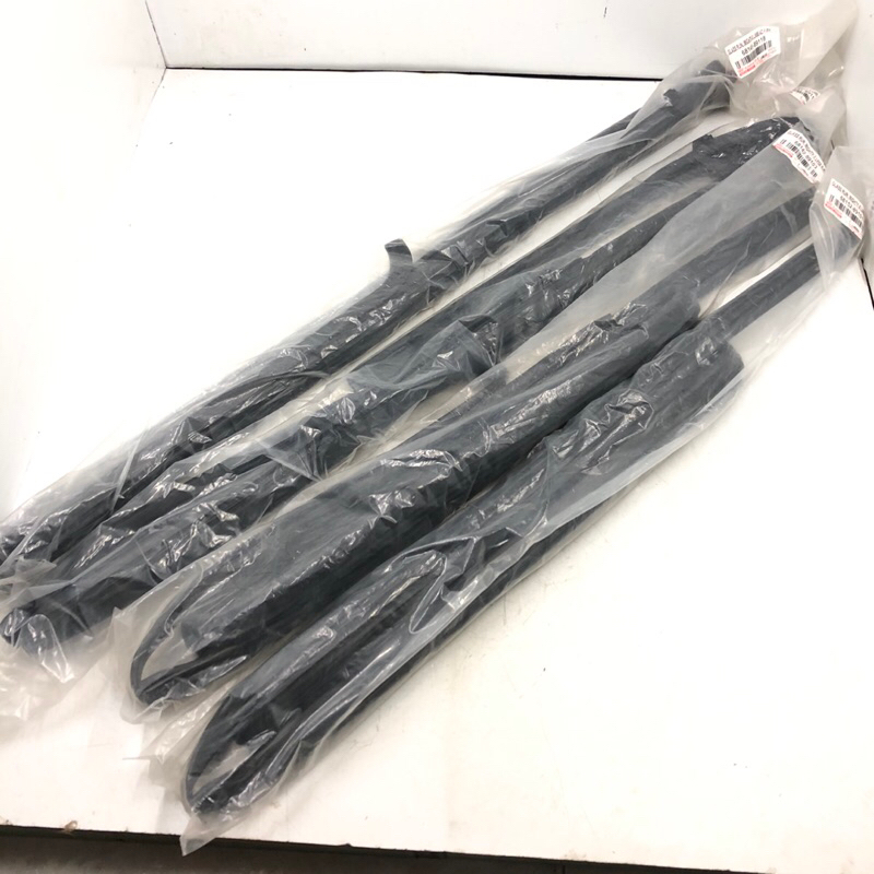 RUN CHANNEL SET TOYOTA HILUX LN106 LN107