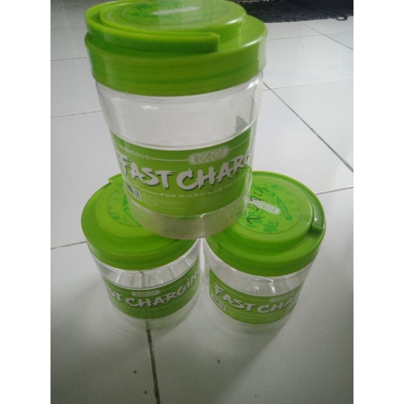 Toples kosong kabel data robot